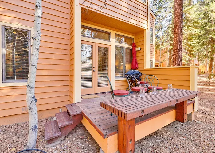 Lake Tahoe Corner Condo W/ Hot Tub, Beaches Nearby
